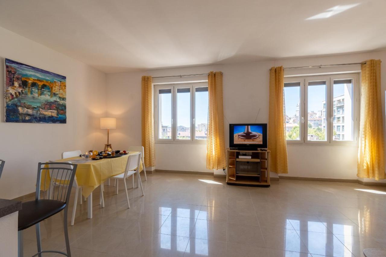 Celebre Vieux Port, Marseille Daire Dış mekan fotoğraf